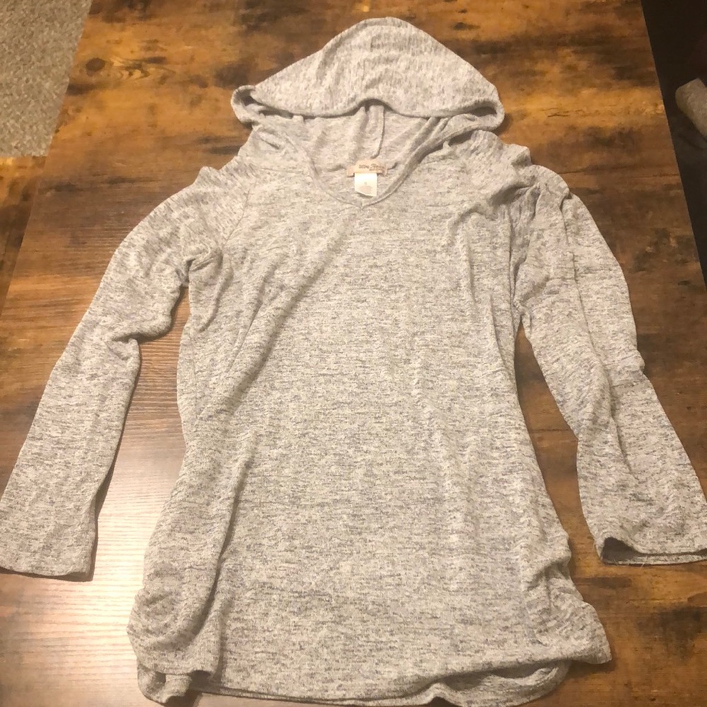 Maternity light pullover shirt with hood